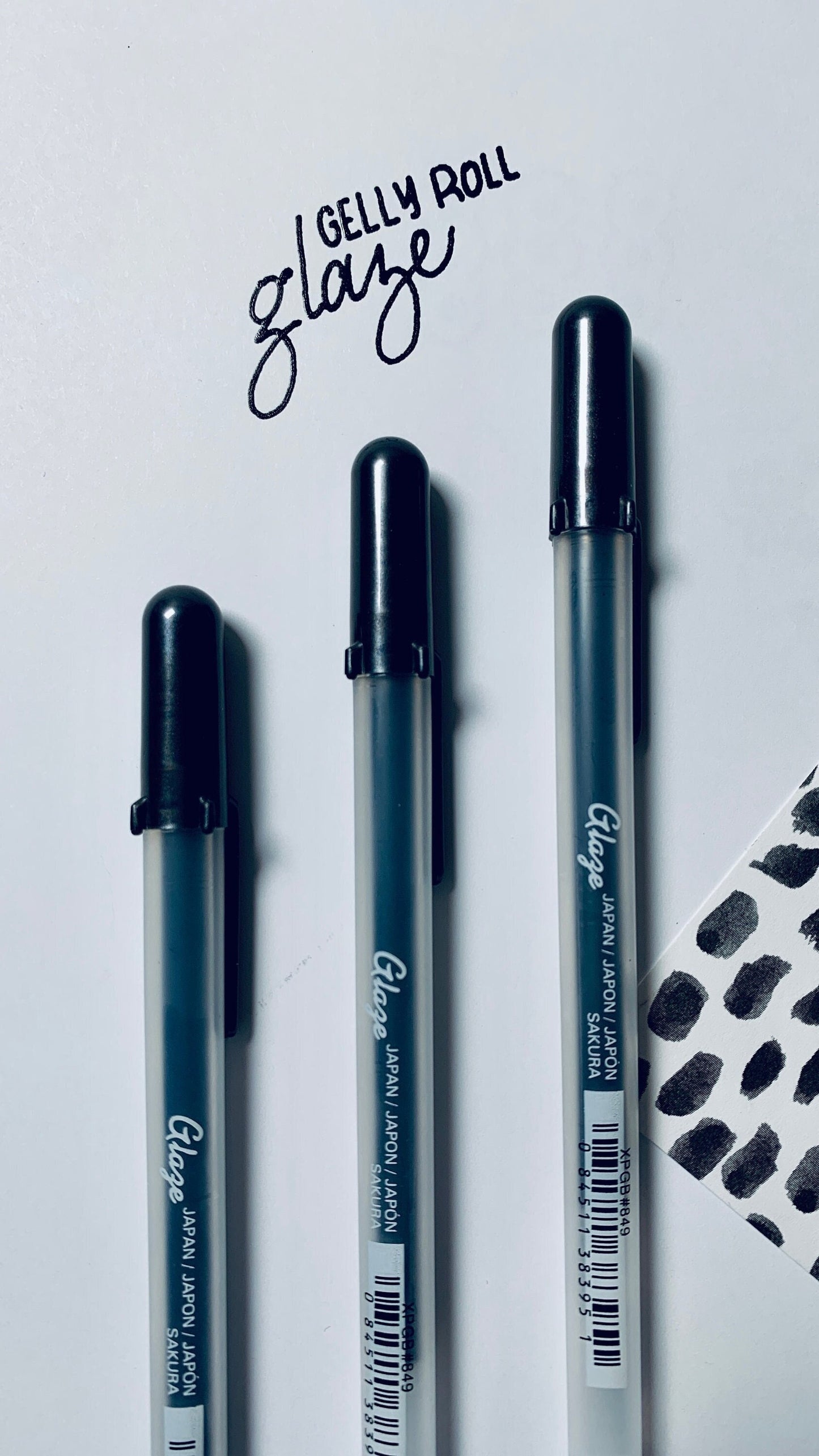Sakura Gelly Roll Glaze Pen – Black | Glossy 3D Gel Ink for Lettering & Crafts